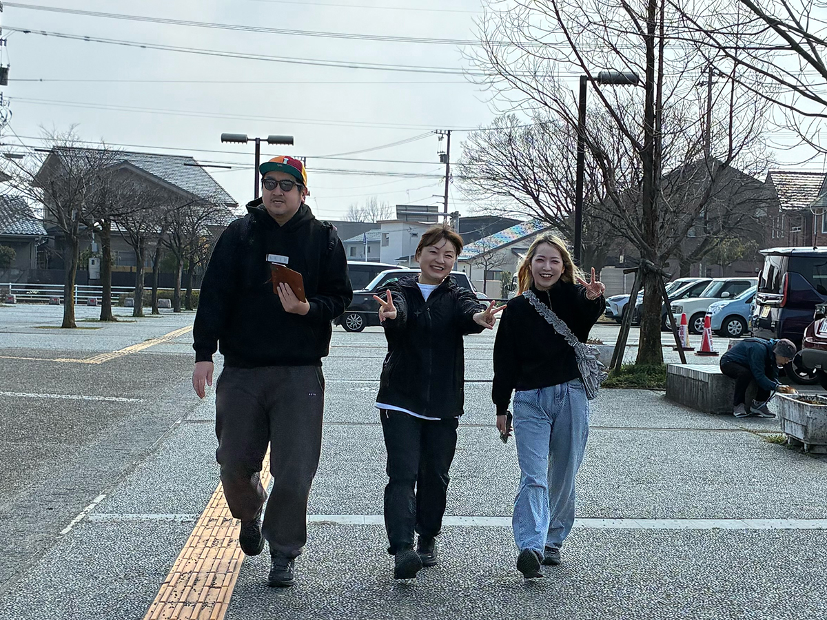 前髪さよならスタッフと熊