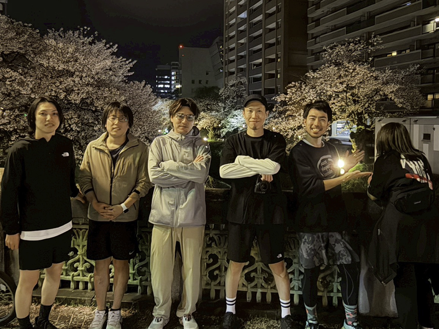 花見ランを楽しむ太陽スポーツのスタッフの様子