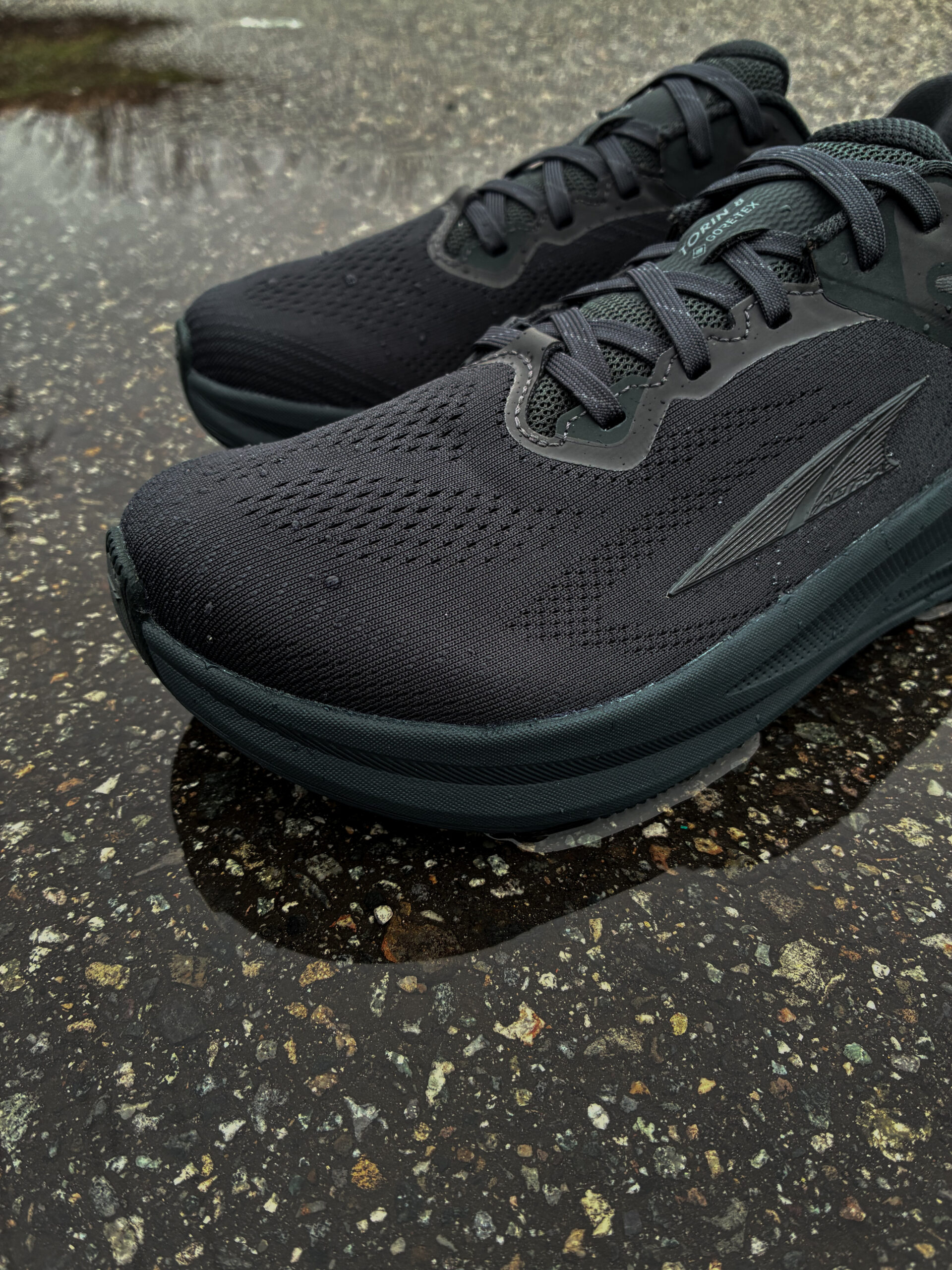 ALTRA TORIN 8 GTX アッパーのディテール